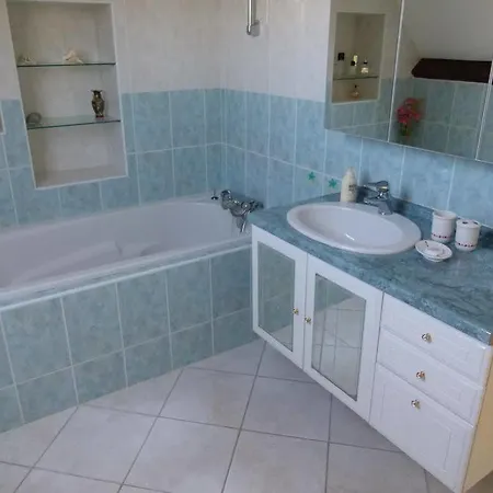 La Renouee Chambres D'hotes Bed & Breakfast Maynal
